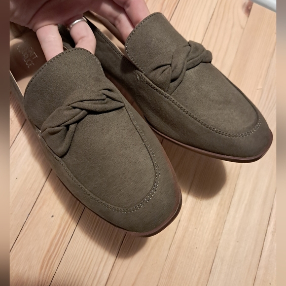 Market & Spruce Olive Loafers - Picture 2 of 6